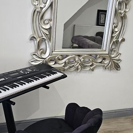 Luxury Four Bedroom House Брадфорт Екстериор снимка