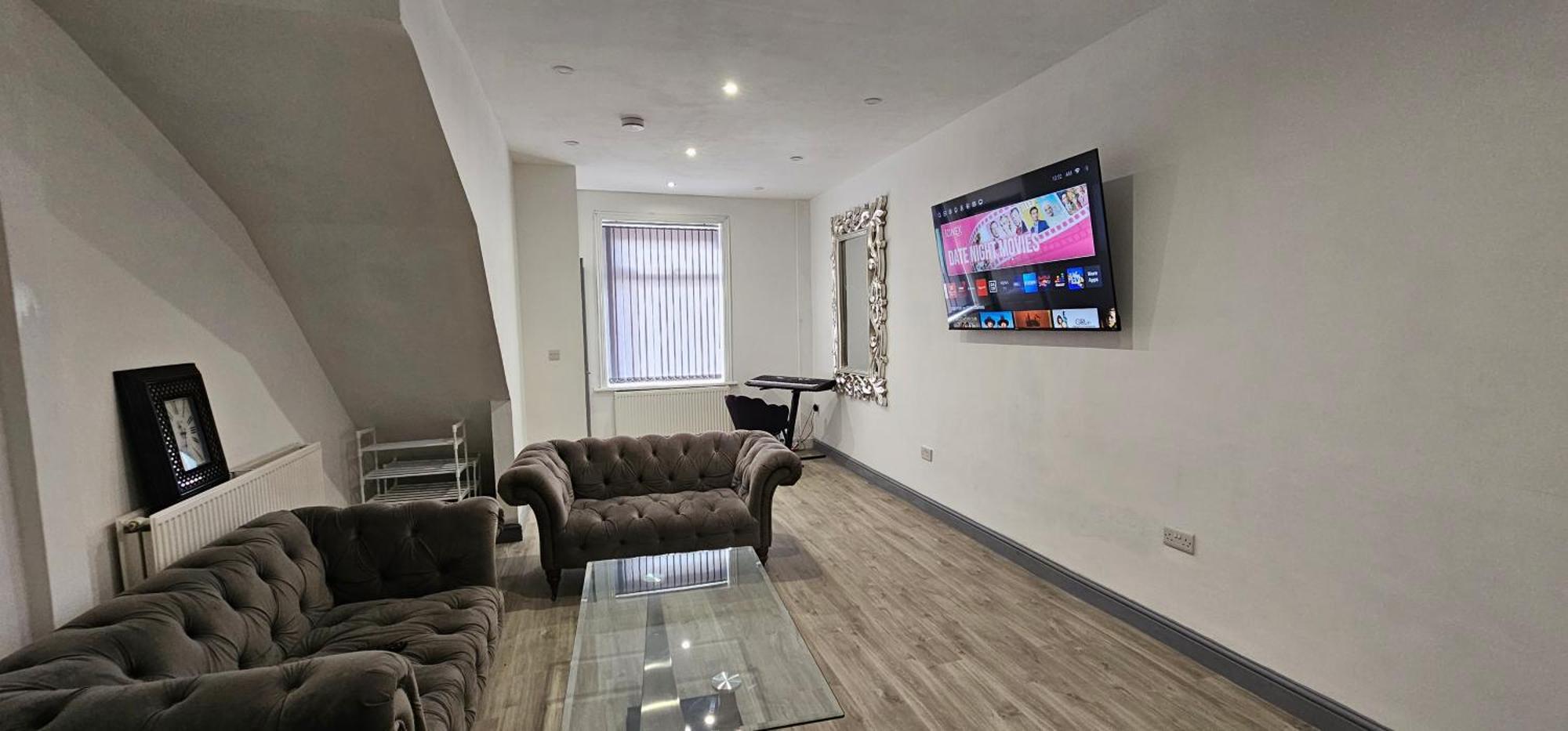 Luxury Four Bedroom House Брадфорт Екстериор снимка